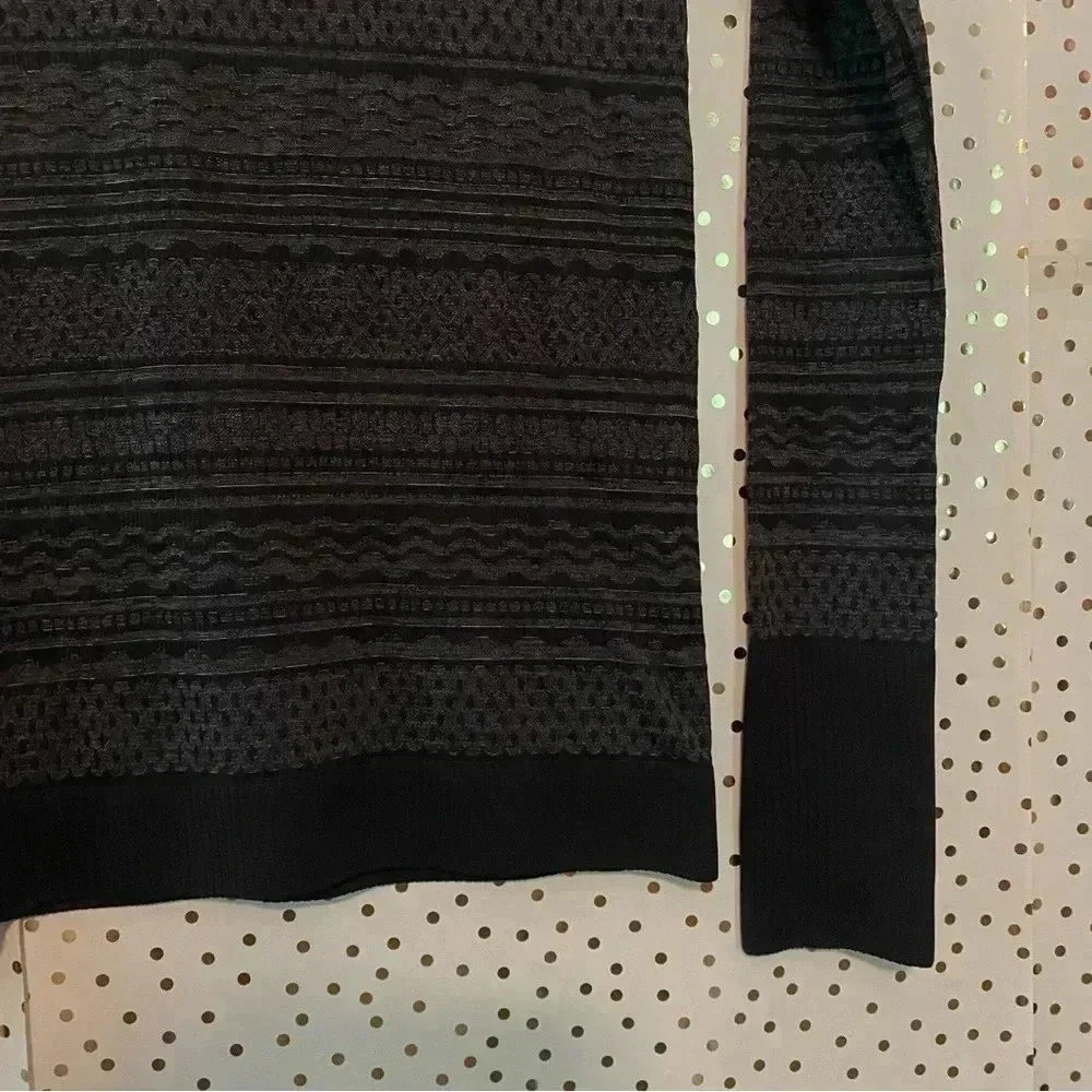 Lululemon Black & Gray Long Sleeve